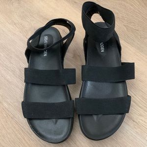 Steve Madden Womens 7.5 Strappy Black Sandals
